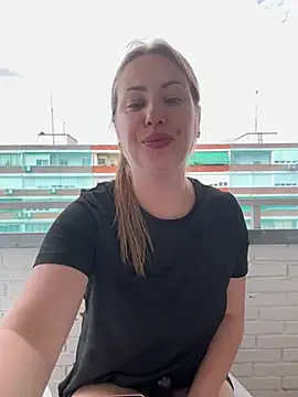 Snapshot of AlisaWhite chatting on June 2026 03:40:01 PM AlisaWhite online show from June 2026 03:40:01 PM
