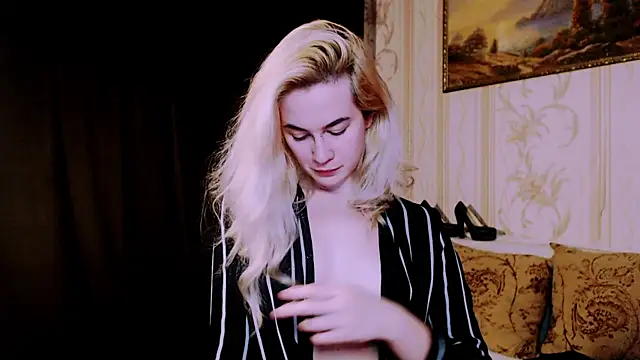 Snapshot of xxxcharismaaa chatting on November 2025 06:01:02 AM xxxcharismaaa online show from November 2025 06:01:02 AM