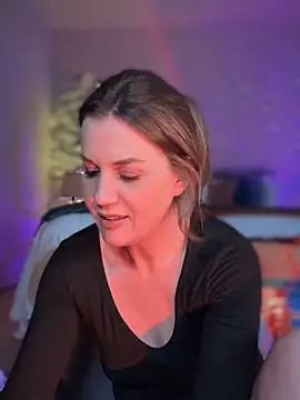 Snapshot of MaiseKnox chatting on February 2025 03:18:02 AM MaiseKnox online show from February 2025 03:18:02 AM