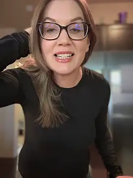 Snapshot of MaiseKnox chatting on October 2025 10:12:02 PM MaiseKnox online show from October 2025 10:12:02 PM