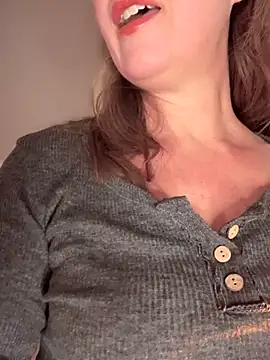 Snapshot of MaiseKnox chatting on October 2025 12:55:02 AM MaiseKnox online show from October 2025 12:55:02 AM