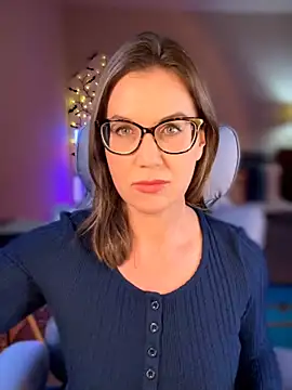 MaiseKnox online show from March 2026 10:16:02 PM