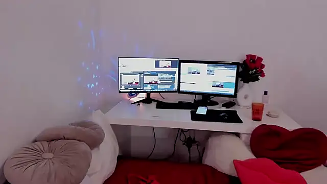 aryahunt1 online show from September 2025 10:04:02 AM