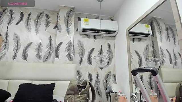 Vivi prinncess online show from October 2025 02:12:01 AM