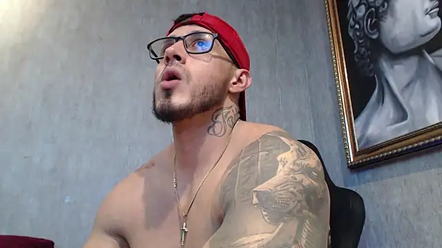 Snapshot of eros-steel chatting on January 2025 01:32:01 AM eros-steel online show from January 2025 01:32:01 AM