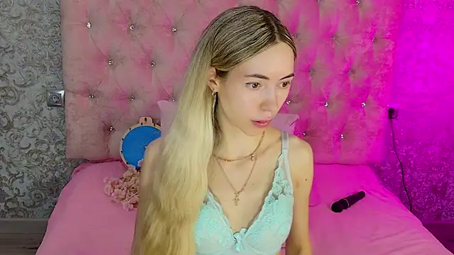 Akilla Queen online show from June 2026 02:01:01 AM
