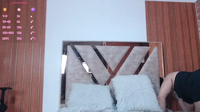 AGATHAA WHITE online show from January 2026 11:15:02 AM