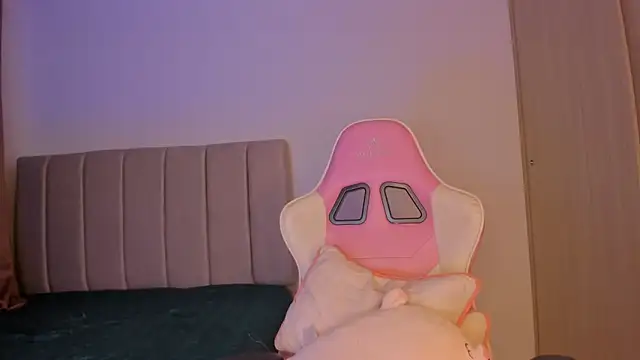 Snapshot of isa_bunny chatting on February 2026 02:19:02 AM isa bunny online show from February 2026 02:19:02 AM