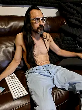 Youreherewithme online show from April 2026 09:39:33 PM