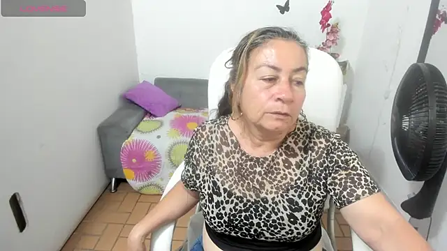Snapshot of stepmother_105 chatting on July 2026 06:25:02 PM stepmother 105 online show from July 2026 06:25:02 PM