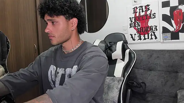 Alessandro Vanni online show from February 2026 12:33:02 AM