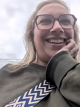 Canadian BBW online show from April 2026 11:35:02 PM