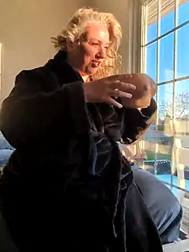 Canadian BBW online show from April 2026 02:00:02 PM