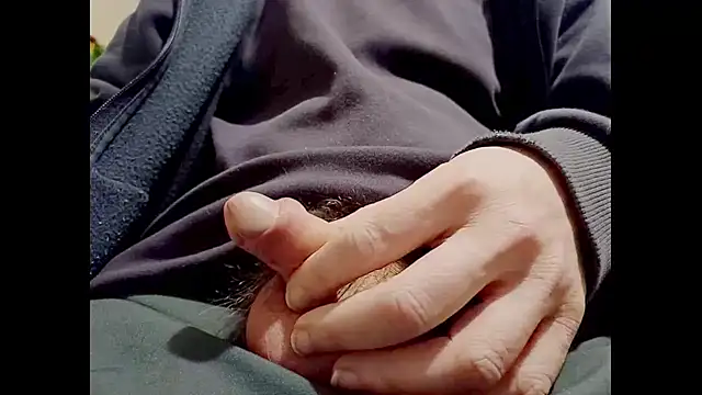 hairyuncut00 online show from December 2024 02:19:02 PM