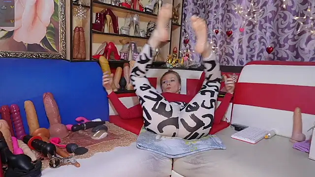 callme Anna online show from November 2025 10:15:02 PM