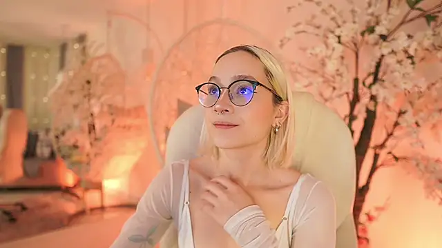 Snapshot of DalahiaRush chatting on February 2025 11:33:02 AM DalahiaRush online show from February 2025 11:33:02 AM