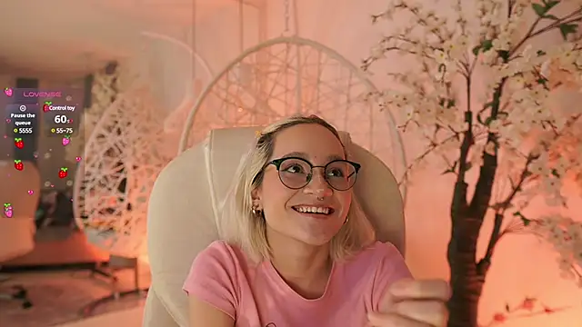 Snapshot of DalahiaRush chatting on February 2025 05:42:02 PM DalahiaRush online show from February 2025 05:42:02 PM