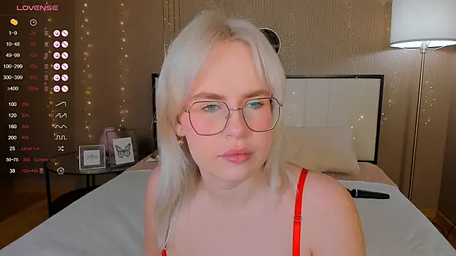 Snapshot of bellatip chatting on October 2025 12:44:02 AM bellatip online show from October 2025 12:44:02 AM