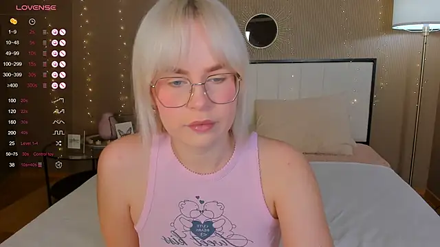 Snapshot of bellatip chatting on November 2025 12:44:01 AM bellatip online show from November 2025 12:44:01 AM