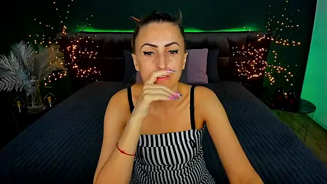 Rebecca Diamond online show from September 2025 05:41:01 AM