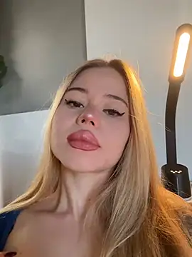 curchez  online show from February 2026 07:36:01 PM