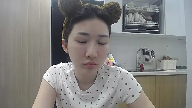 Snapshot of Asiagirll chatting on June 2026 01:55:02 PM Asiagirll online show from June 2026 01:55:02 PM