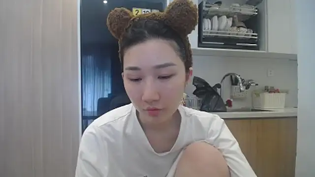 Snapshot of Asiagirll chatting on June 2026 03:20:02 AM Asiagirll online show from June 2026 03:20:02 AM