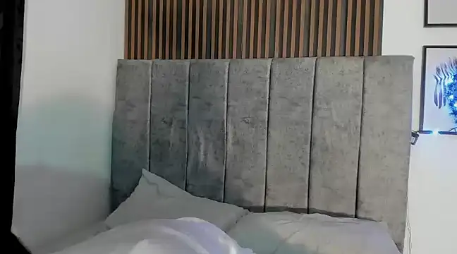 Hanna Risso online show from December 2024 05:57:02 PM