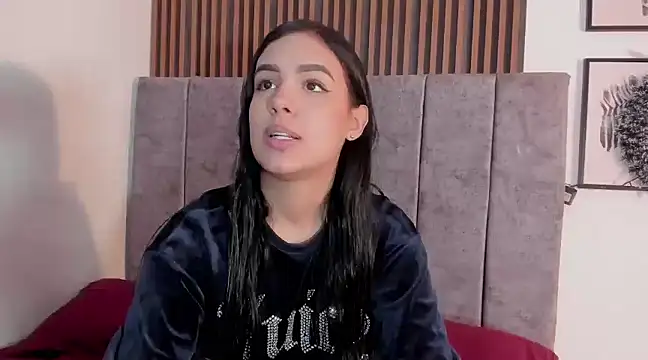 Hanna Risso online show from January 2025 06:04:02 PM