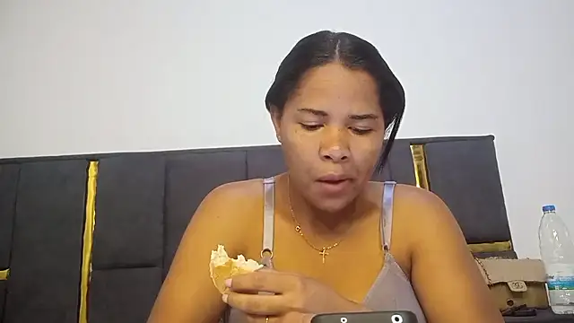 Snapshot of aleixane chatting on December 2025 03:35:02 AM aleixane online show from December 2025 03:35:02 AM