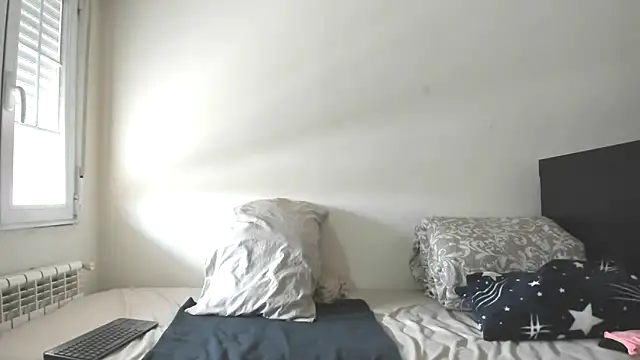 Snapshot of CristalDivine chatting on March 2026 09:39:02 AM CristalDivine online show from March 2026 09:39:02 AM