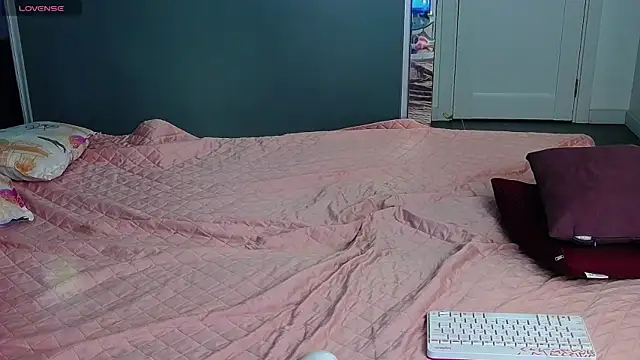 CindyJonson online show from September 2025 05:42:01 AM