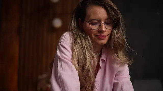 BrandyWhite online show from November 2025 04:47:02 AM