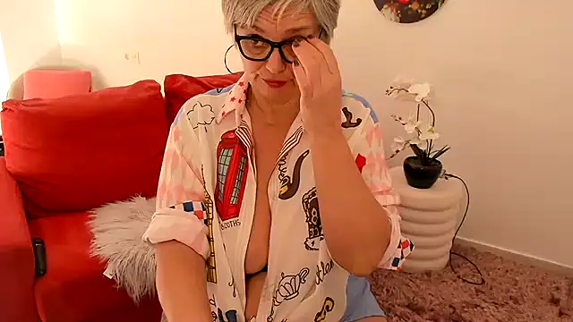 Snapshot of Milf-Ella chatting on November 2025 10:28:02 AM Milf-Ella online show from November 2025 10:28:02 AM