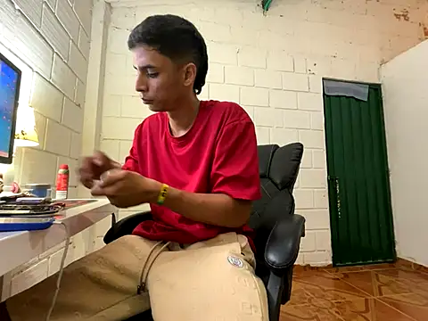 Max TheHorseDick online show from November 2025 05:46:02 PM