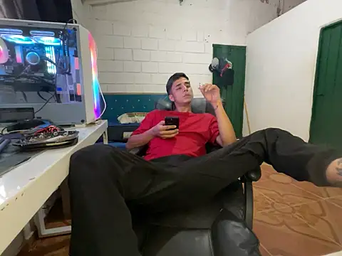 Max TheHorseDick online show from April 2026 07:44:01 PM