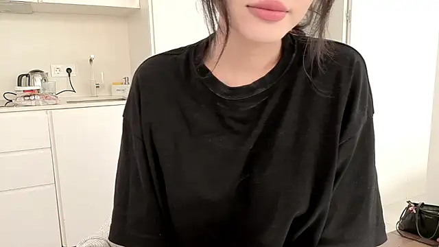 Snapshot of TammiLou chatting on February 2026 01:52:01 PM TammiLou online show from February 2026 01:52:01 PM