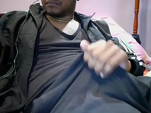 Snapshot of piratess chatting on January 2025 12:11:01 AM piratess online show from January 2025 12:11:01 AM