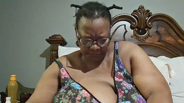 Snapshot of SEXYBOOBSNASS chatting on February 2025 03:19:01 AM SEXYBOOBSNASS online show from February 2025 03:19:01 AM
