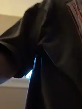 Snapshot of lukeychew chatting on October 2025 01:01:02 PM lukeychew online show from October 2025 01:01:02 PM