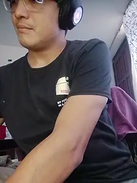 Snapshot of Mghty-cockl88 chatting on February 2026 03:39:01 PM Mghty-cockl88 online show from February 2026 03:39:01 PM