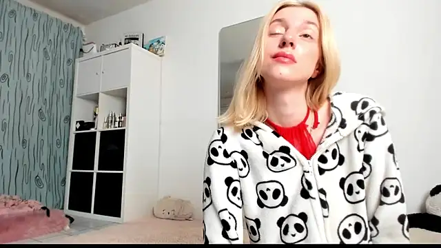 KenzieDawton online show from March 2025 04:49:02 AM