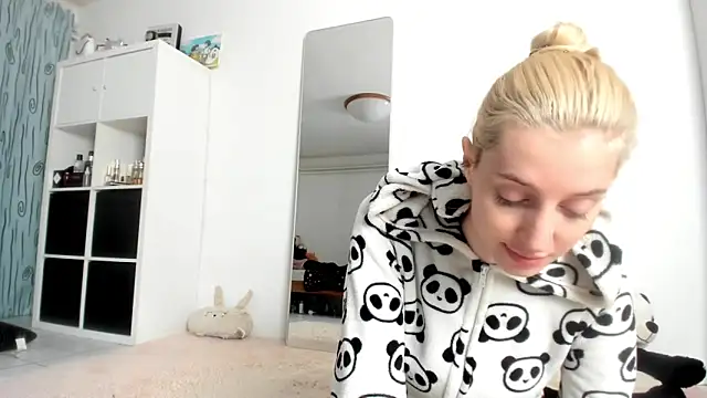 KenzieDawton online show from October 2025 06:24:01 AM