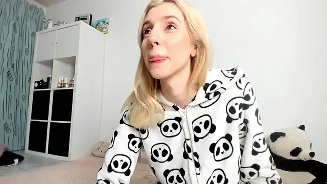 KenzieDawton online show from November 2025 04:46:01 AM