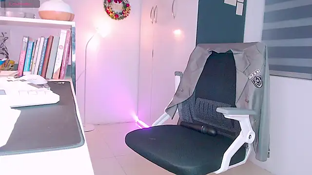 Shyn   online show from January 2025 12:20:02 PM