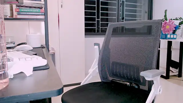 Shyn   online show from November 2025 04:40:02 PM