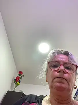 slutgold online show from February 2026 09:44:02 PM