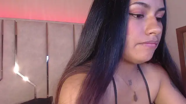 Snapshot of ChantalPetit chatting on February 2026 07:10:01 PM ChantalPetit online show from February 2026 07:10:01 PM