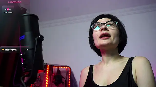 CyberXGoddess online show from November 2025 06:01:01 AM