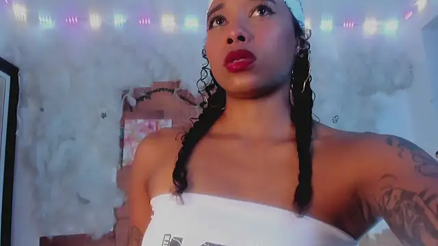 kelly thomson online show from January 2025 09:53:02 PM